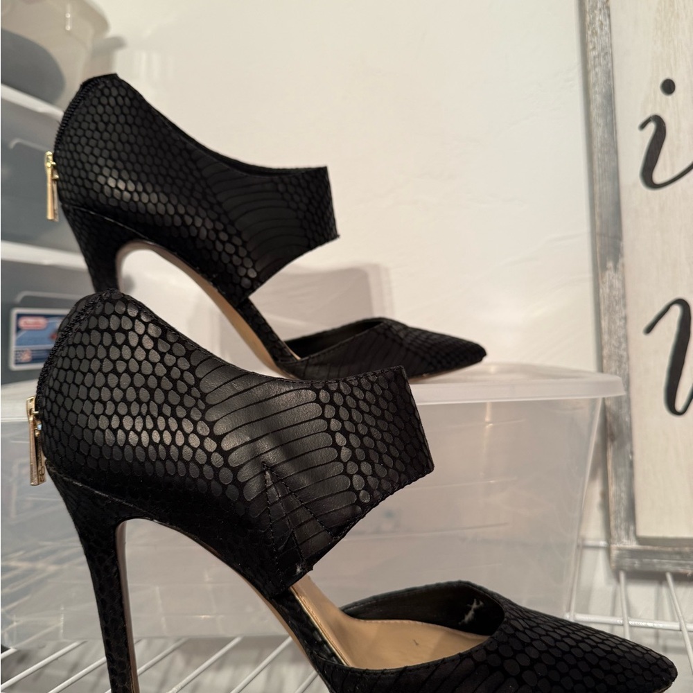 Jessica Simpson Black Textured Heels